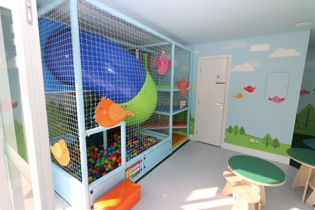 Apartamento à venda com 67m², 2 quartos e 2 vagas Apartamento à venda com 67m², 2 quartos e 2 vagasÁrea comum - Brinquedoteca