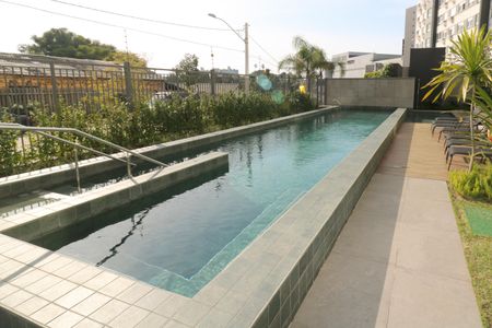 Apartamento à venda com 67m², 2 quartos e 2 vagas Apartamento à venda com 67m², 2 quartos e 2 vagasÁrea comum - Piscina
