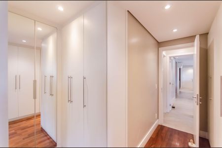 Apartamento à venda com 135m², 3 quartos e 3 vagas Apartamento à venda com 135m², 3 quartos e 3 vagasSuíte 2