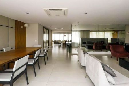 Apartamento à venda com 135m², 3 quartos e 3 vagas Apartamento à venda com 135m², 3 quartos e 3 vagasÁrea comum - Salão de festas