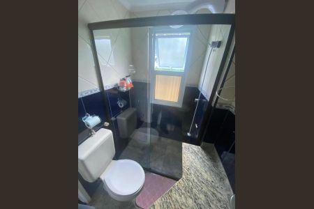 Casa de condomínio à venda com 225m², 4 quartos e 2 vagas Casa de condomínio à venda com 225m², 4 quartos e 2 vagasBanheiro