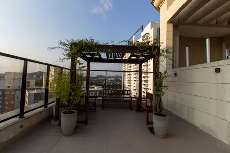 Apartamento à venda com 74m², 2 quartos e 2 vagasRooftop