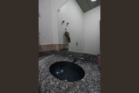 Casa à venda com 189m², 4 quartos e 2 vagasBanheiro Social