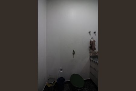 Casa à venda com 189m², 4 quartos e 2 vagasBanheiro Social