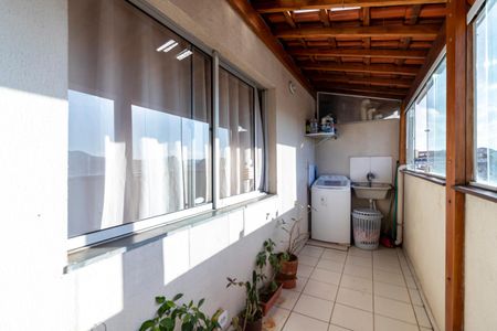 Apartamento à venda com 110m², 3 quartos e sem vagaÁrea de Serviço