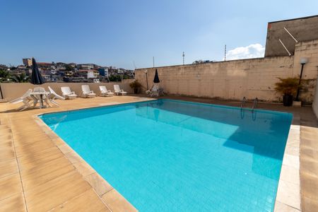 Apartamento à venda com 110m², 3 quartos e sem vagaÁrea comum - Piscina
