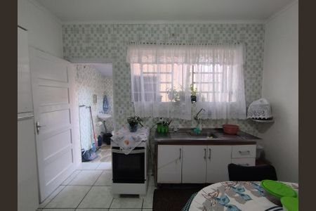 Casa à venda com 120m², 2 quartos e 2 vagasCozinha 