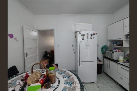 Casa à venda com 120m², 2 quartos e 2 vagasCozinha 