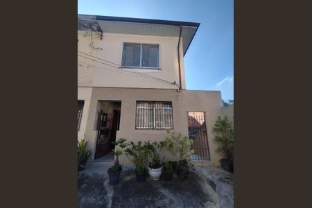 Casa à venda com 120m², 2 quartos e 2 vagasFachada