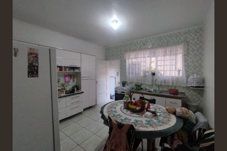Casa à venda com 120m², 2 quartos e 2 vagasCozinha 