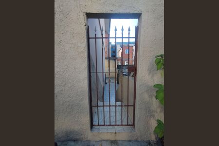 Casa à venda com 120m², 2 quartos e 2 vagasEntrada Lateral