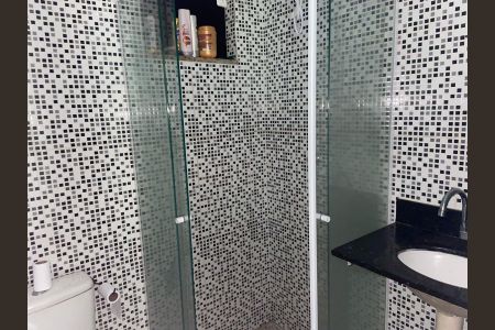 Apartamento à venda com 70m², 2 quartos e sem vaga Apartamento à venda com 70m², 2 quartos e sem vagaBanheiro Social