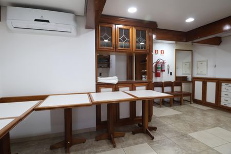 Apartamento para alugar com 75m², 2 quartos e sem vagaÁrea comum - Salão de festas