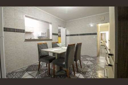 Casa à venda com 125m², 2 quartos e 2 vagas Casa à venda com 125m², 2 quartos e 2 vagasCozinha