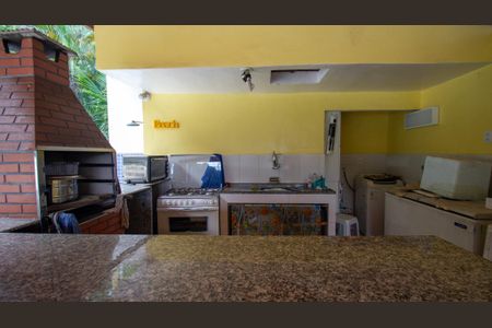 Casa à venda com 1100m², 6 quartos e 15 vagas Casa à venda com 1100m², 6 quartos e 15 vagasTerraço