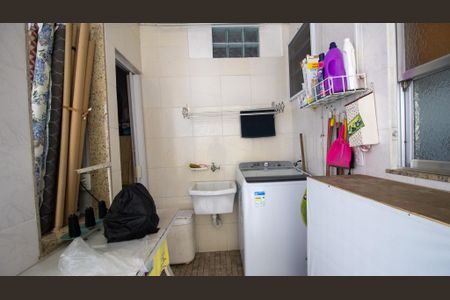 Casa à venda com 1100m², 6 quartos e 15 vagas Casa à venda com 1100m², 6 quartos e 15 vagasÁrea de Serviço
