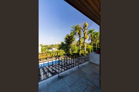 Casa à venda com 735m², 4 quartos e 6 vagas Casa à venda com 735m², 4 quartos e 6 vagasVaranda da Suíte 1