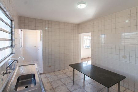 Casa para alugar com 100m², 2 quartos e sem vagaCozinha 
