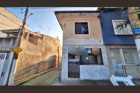Casa à venda com 103m², 2 quartos e sem vaga Casa à venda com 103m², 2 quartos e sem vagaFachada