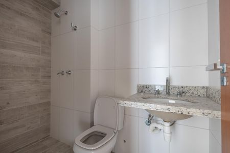 Apartamento à venda com 83m², 2 quartos e 1 vaga Apartamento à venda com 83m², 2 quartos e 1 vagaBanheiro Social