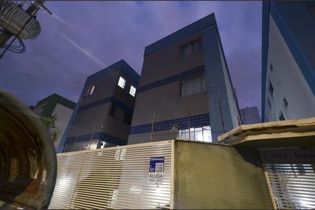 Apartamento à venda com 46m², 2 quartos e 1 vaga Apartamento à venda com 46m², 2 quartos e 1 vagaFachada e placa