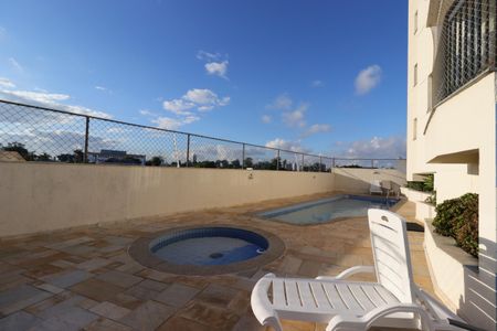 Apartamento à venda com 67m², 2 quartos e 2 vagasÁrea Comum - Piscina