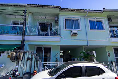 Casa de condomínio para alugar com 107m², 3 quartos e 2 vagas Casa de condomínio para alugar com 107m², 3 quartos e 2 vagasFachada