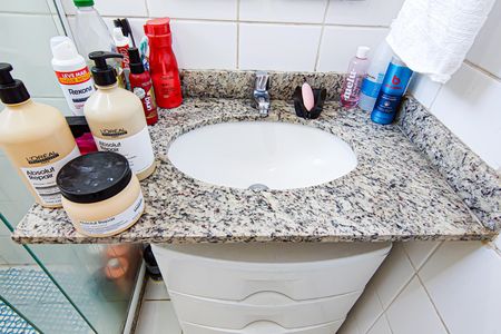 Casa de condomínio para alugar com 107m², 3 quartos e 2 vagas Casa de condomínio para alugar com 107m², 3 quartos e 2 vagasBanheiro da Suíte