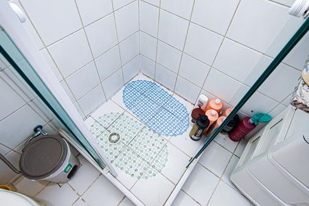 Casa de condomínio para alugar com 107m², 3 quartos e 2 vagas Casa de condomínio para alugar com 107m², 3 quartos e 2 vagasBanheiro da Suíte