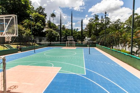 Casa de condomínio à venda com 300m², 4 quartos e 2 vagas Casa de condomínio à venda com 300m², 4 quartos e 2 vagasÁrea comum - Quadra Esportiva