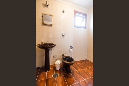 Casa de condomínio à venda com 300m², 4 quartos e 2 vagas Casa de condomínio à venda com 300m², 4 quartos e 2 vagasBanheiro da Suíte 2