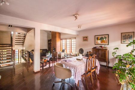 Casa de condomínio à venda com 300m², 4 quartos e 2 vagas Casa de condomínio à venda com 300m², 4 quartos e 2 vagasSala de Jantar