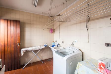 Casa de condomínio à venda com 300m², 4 quartos e 2 vagas Casa de condomínio à venda com 300m², 4 quartos e 2 vagasÁrea de Serviço