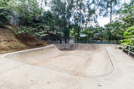 Casa de condomínio à venda com 300m², 4 quartos e 2 vagas Casa de condomínio à venda com 300m², 4 quartos e 2 vagasÁrea comum - Quadra Esportiva