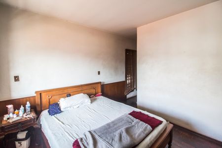 Casa de condomínio à venda com 300m², 4 quartos e 2 vagas Casa de condomínio à venda com 300m², 4 quartos e 2 vagasSuíte