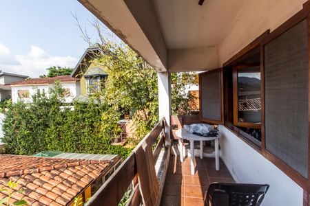 Casa de condomínio à venda com 300m², 4 quartos e 2 vagas Casa de condomínio à venda com 300m², 4 quartos e 2 vagasVaranda Suíte