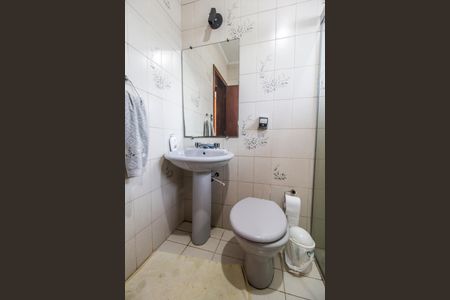 Casa de condomínio à venda com 300m², 4 quartos e 2 vagas Casa de condomínio à venda com 300m², 4 quartos e 2 vagasBanheiro