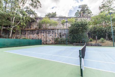 Casa de condomínio à venda com 300m², 4 quartos e 2 vagas Casa de condomínio à venda com 300m², 4 quartos e 2 vagasÁrea comum - Quadra Esportiva