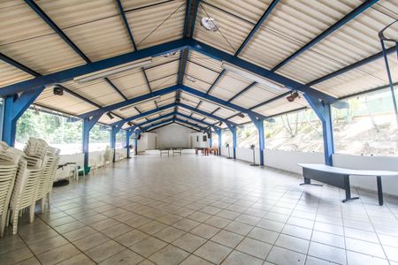 Casa de condomínio à venda com 300m², 4 quartos e 2 vagas Casa de condomínio à venda com 300m², 4 quartos e 2 vagasÁrea comum - Salão de festas
