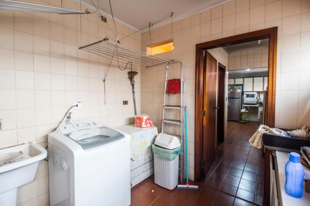 Casa de condomínio à venda com 300m², 4 quartos e 2 vagas Casa de condomínio à venda com 300m², 4 quartos e 2 vagasÁrea de Serviço