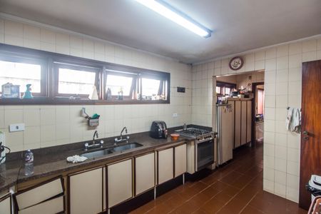 Casa de condomínio à venda com 300m², 4 quartos e 2 vagas Casa de condomínio à venda com 300m², 4 quartos e 2 vagasCozinha