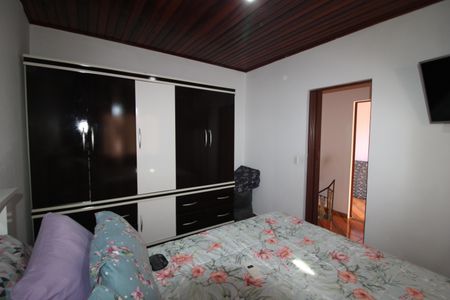 Casa à venda com 202m², 4 quartos e 2 vagasCasa 2 - Quarto 1