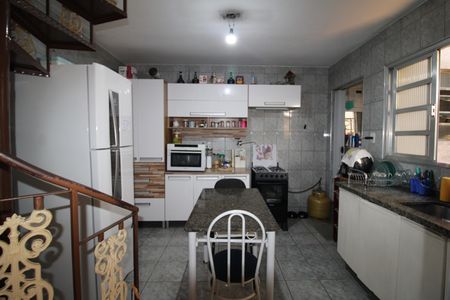 Casa à venda com 202m², 4 quartos e 2 vagasCasa 2 - Cozinha