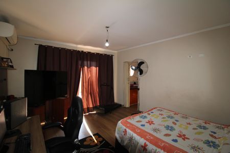 Casa à venda com 202m², 4 quartos e 2 vagasQuarto 1