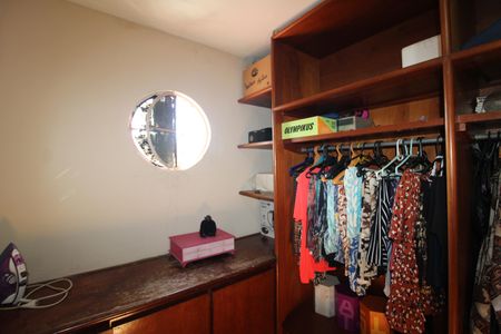 Casa à venda com 202m², 4 quartos e 2 vagasQuarto 2