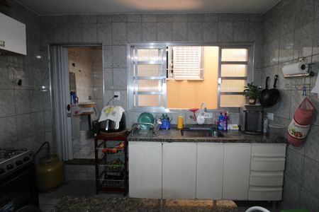 Casa à venda com 202m², 4 quartos e 2 vagasCasa 2 - Cozinha