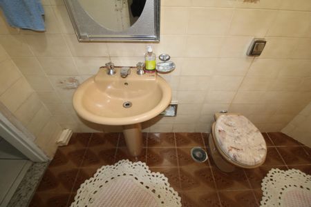 Casa à venda com 202m², 4 quartos e 2 vagasLavabo