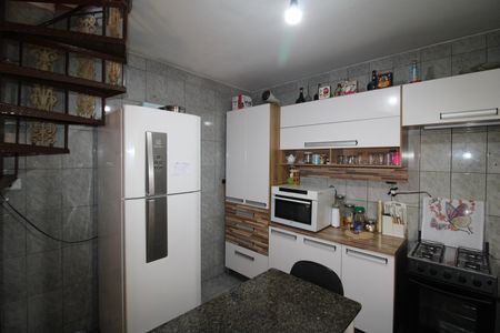 Casa à venda com 202m², 4 quartos e 2 vagasCasa 2 - Cozinha