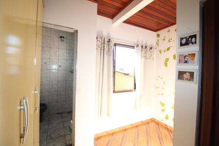 Casa à venda com 202m², 4 quartos e 2 vagasCasa 2 - Quarto 2