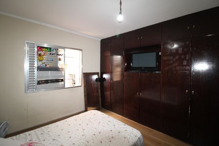 Casa à venda com 202m², 4 quartos e 2 vagasQuarto 3